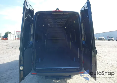 2022 Mercedes-Benz Sprinter 2500 z USA, uszkodzony, nr VIN W1Y4ECHY2NT110239